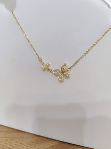 گردنبند گل و پروانه